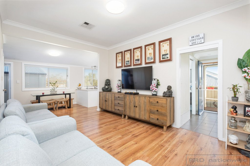 33 Glenroy Street THORNTON 2