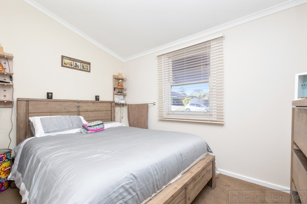33 Glenroy Street THORNTON 8