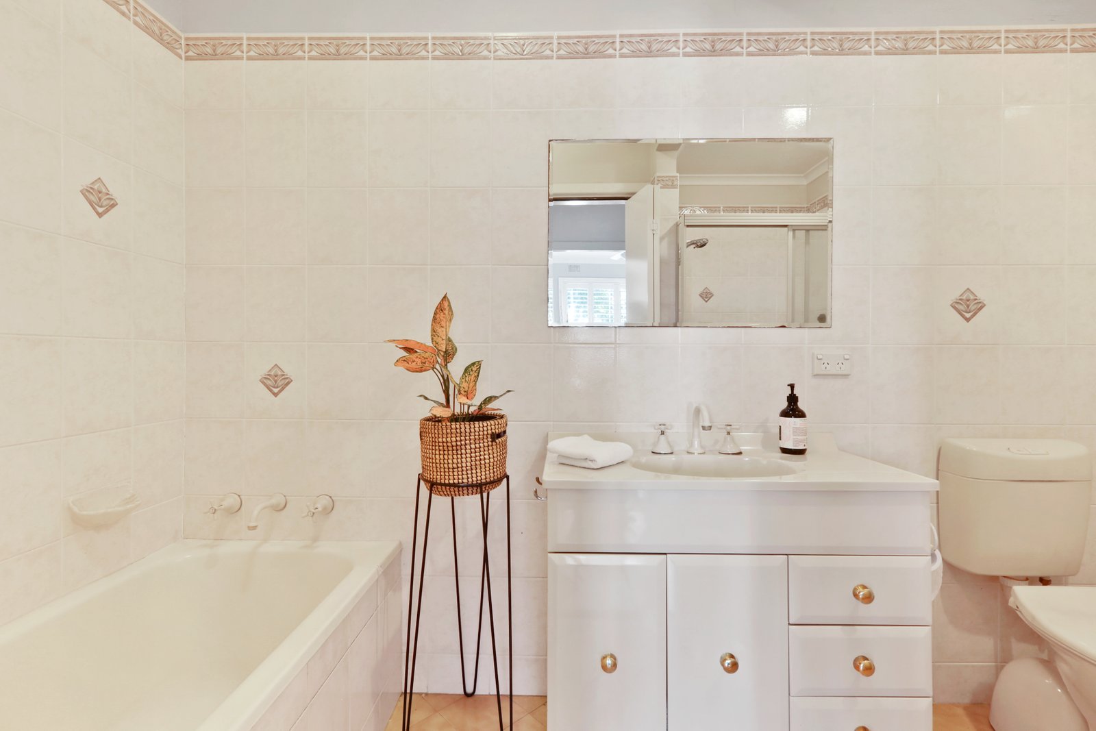 33 Gloucester Crescent DAPTO 9