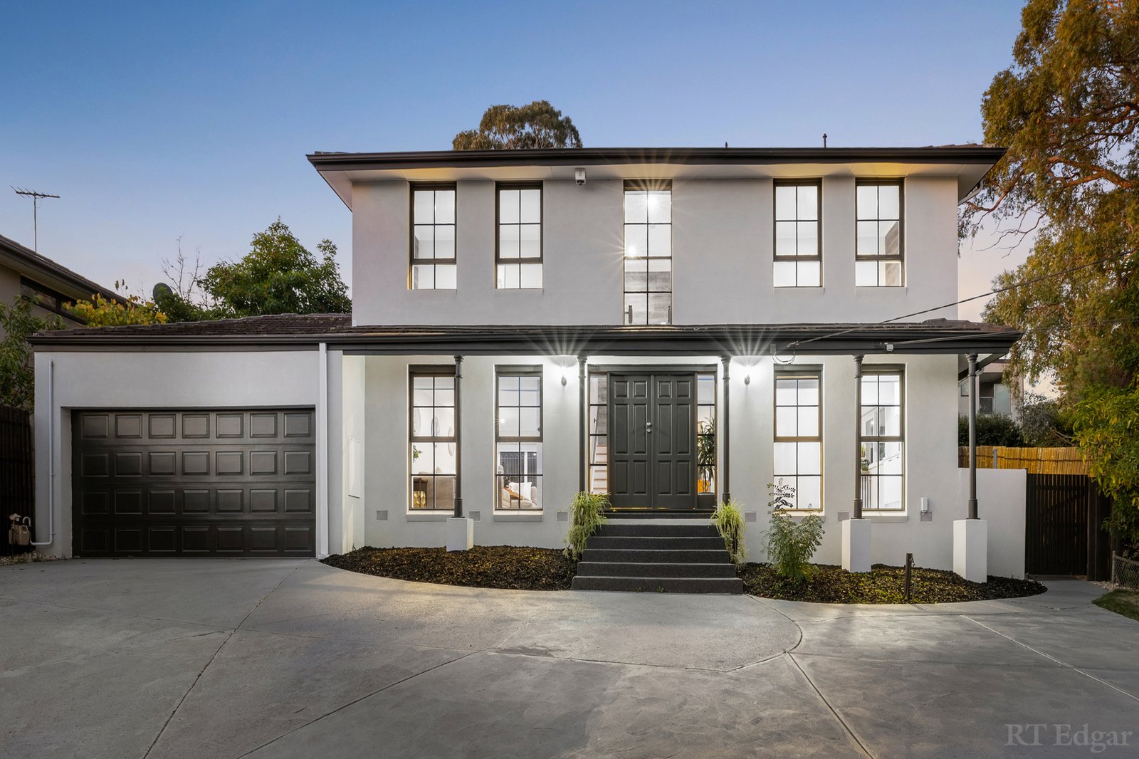 Real Estate and Property in 33 Gordon Road, Mount Waverley, VIC