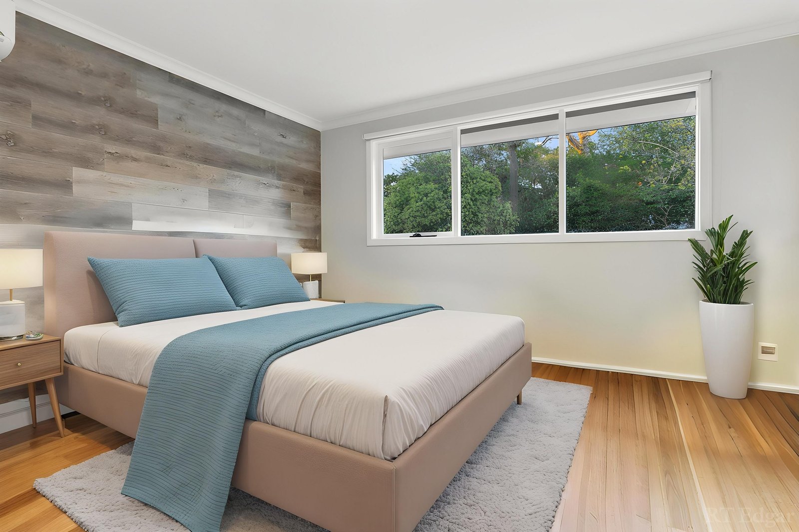 Real Estate and Property in 33 Gordon Road, Mount Waverley, VIC