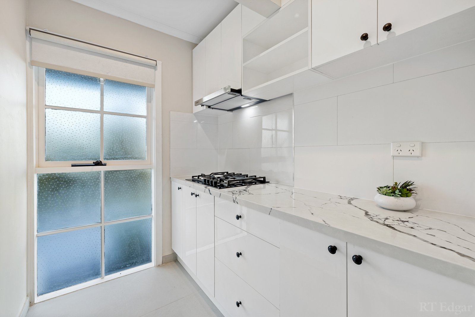 Real Estate and Property in 33 Gordon Road, Mount Waverley, VIC