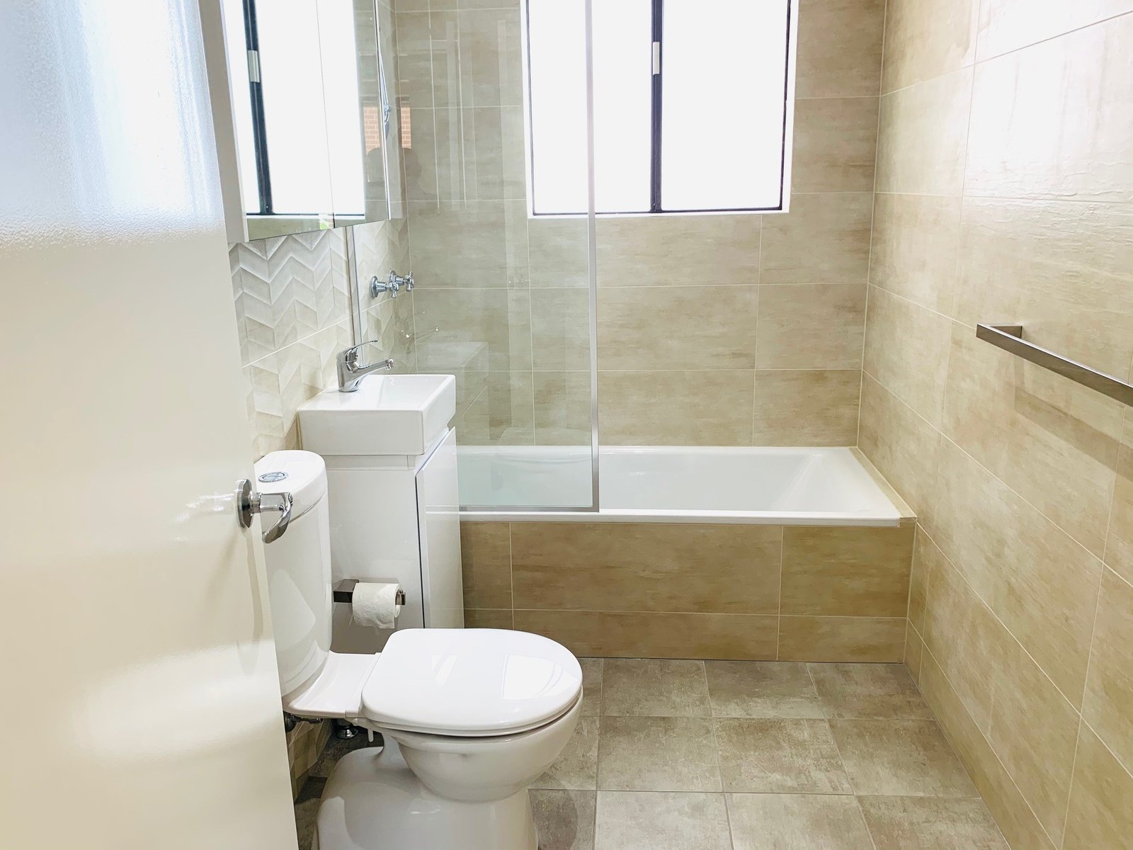 3/3 Gowrie Street RYDE 5