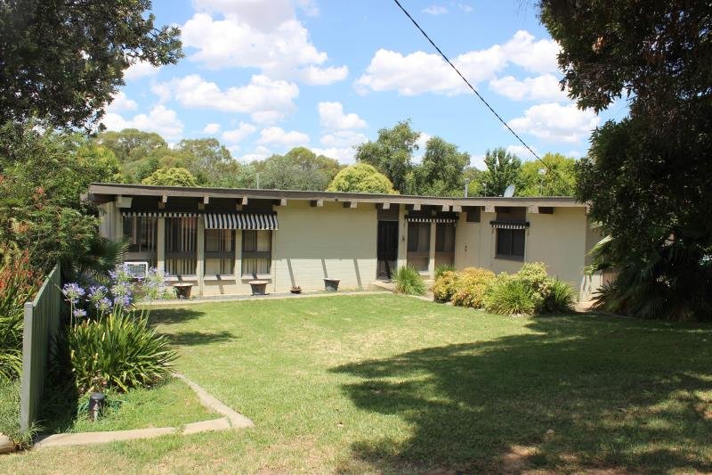 33 Graham Street LAKE ALBERT 1