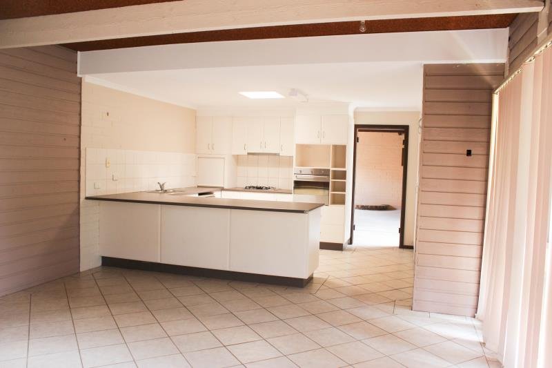 33 Graham Street LAKE ALBERT 4