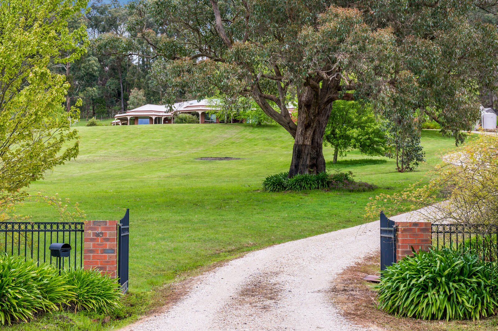 Real Estate and Property in 33 Greenwood Grove, Woodend, VIC