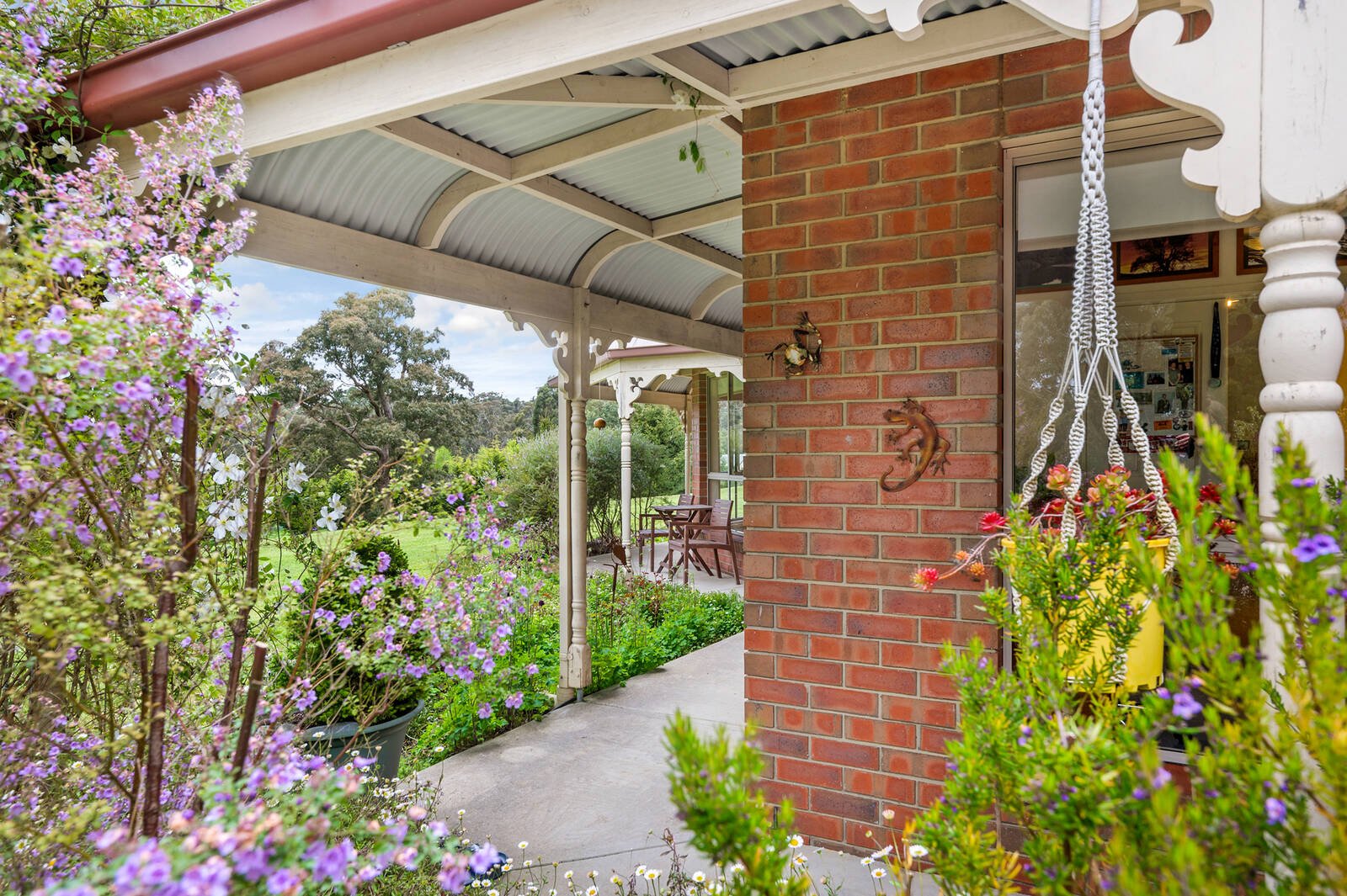 Real Estate and Property in 33 Greenwood Grove, Woodend, VIC
