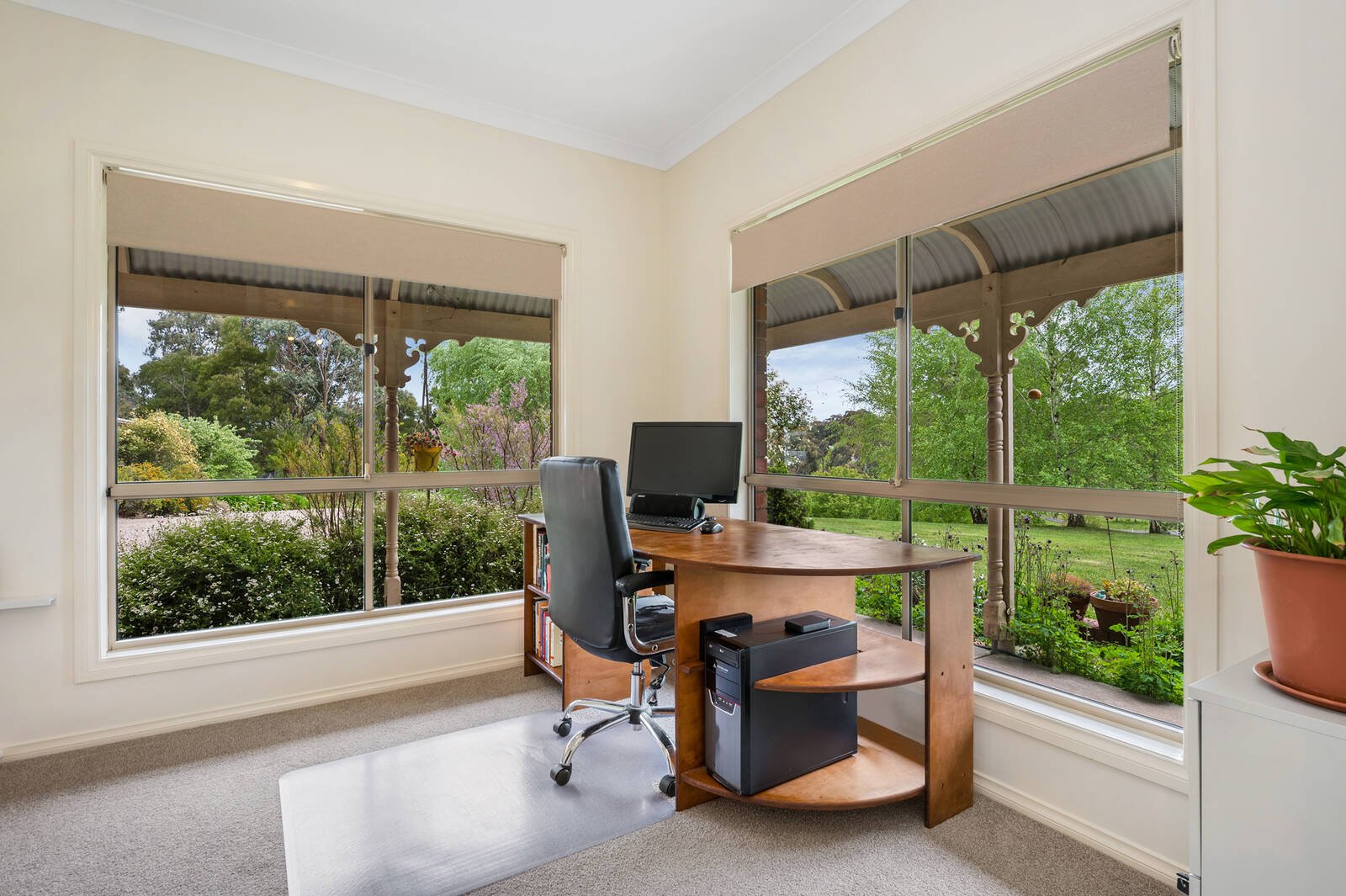 Real Estate and Property in 33 Greenwood Grove, Woodend, VIC