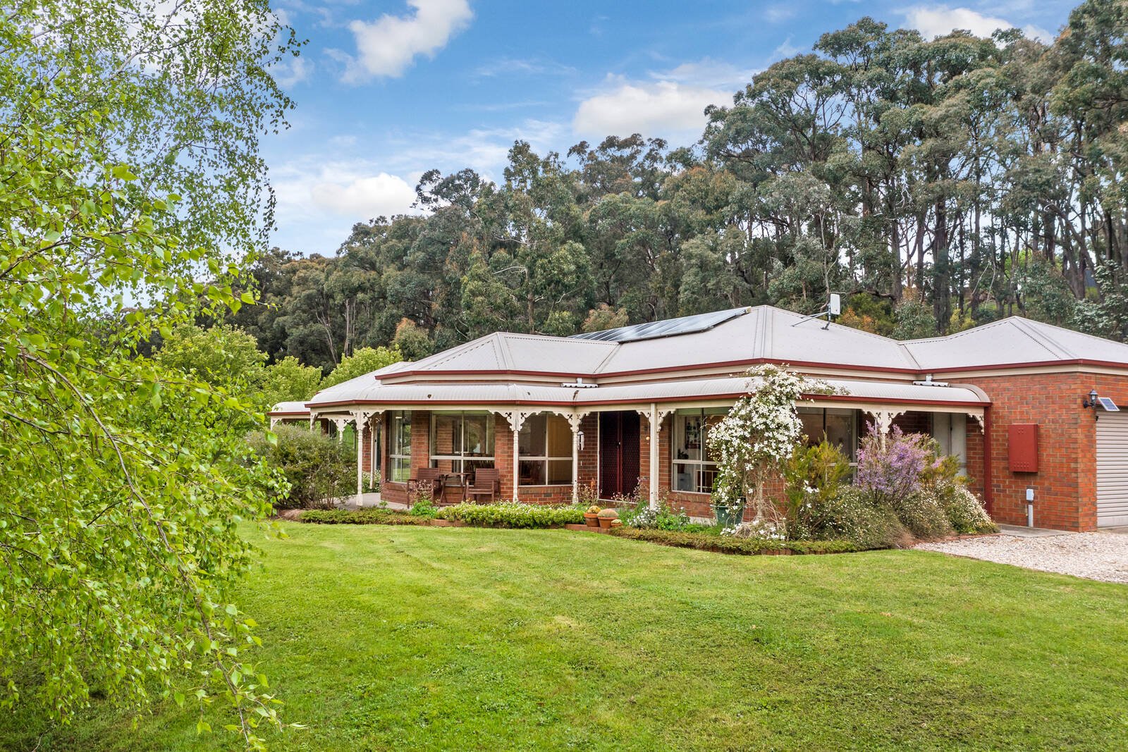 Real Estate and Property in 33 Greenwood Grove, Woodend, VIC