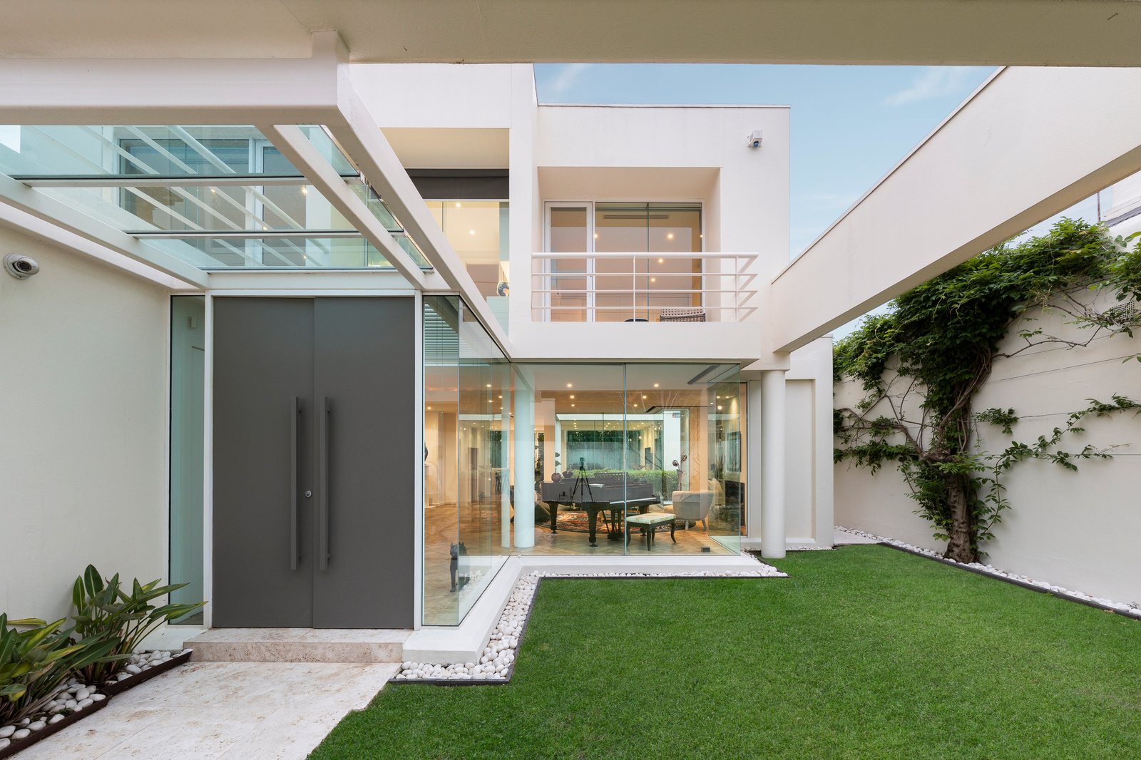 Real Estate and Property in 33 Hawksburn Road, South Yarra, VIC