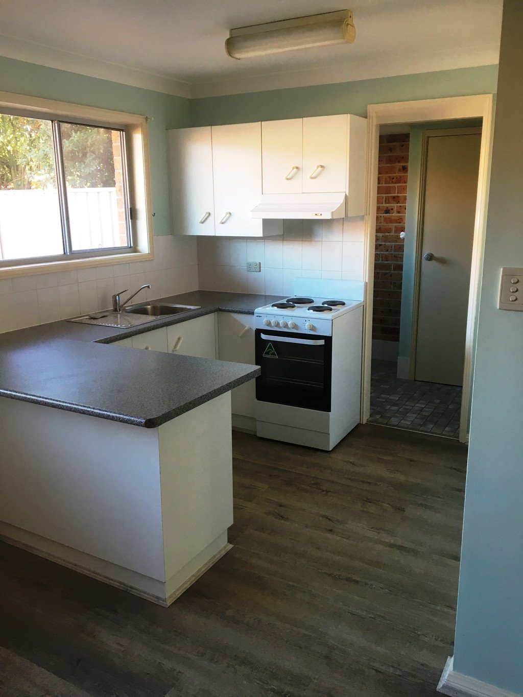 3/3 Helm Close SALAMANDER BAY 4