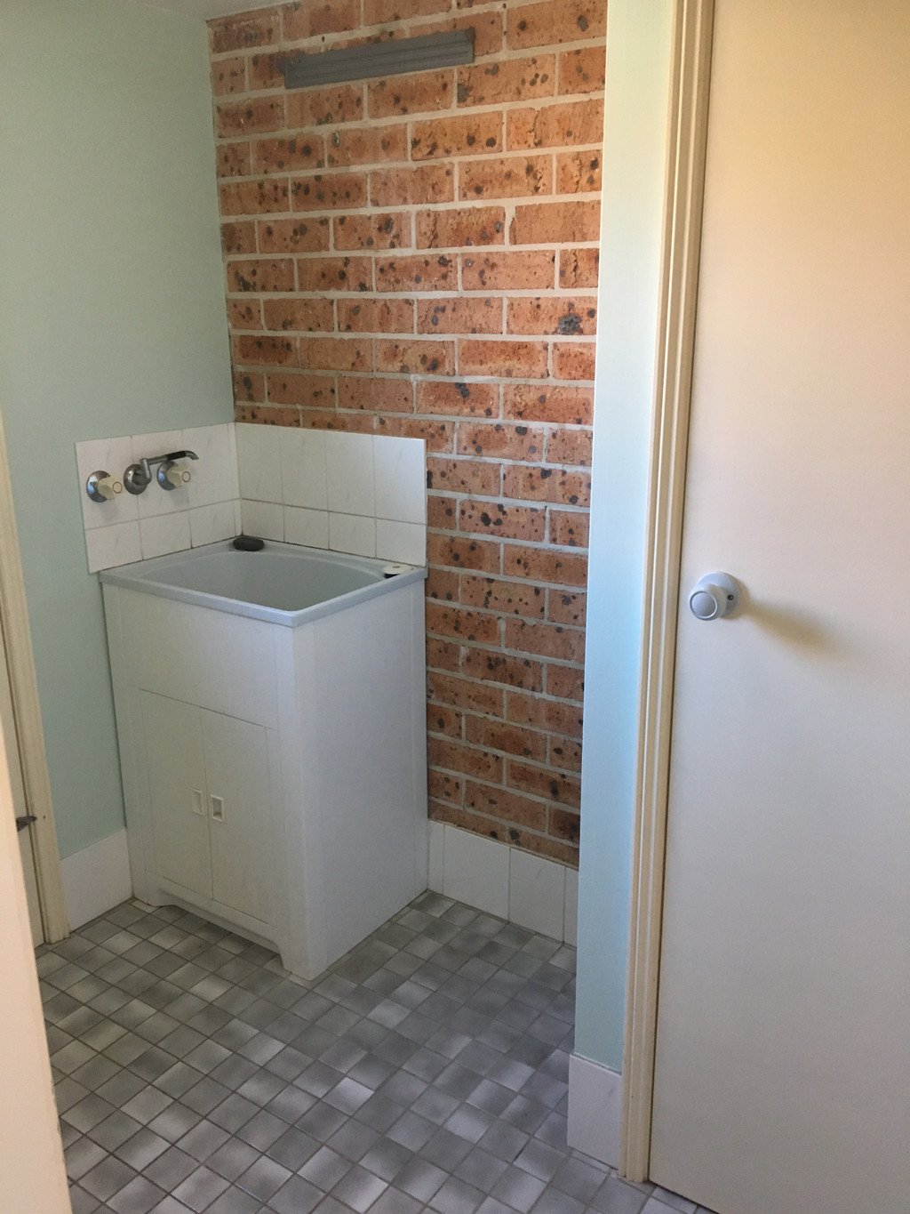 3/3 Helm Close SALAMANDER BAY 5