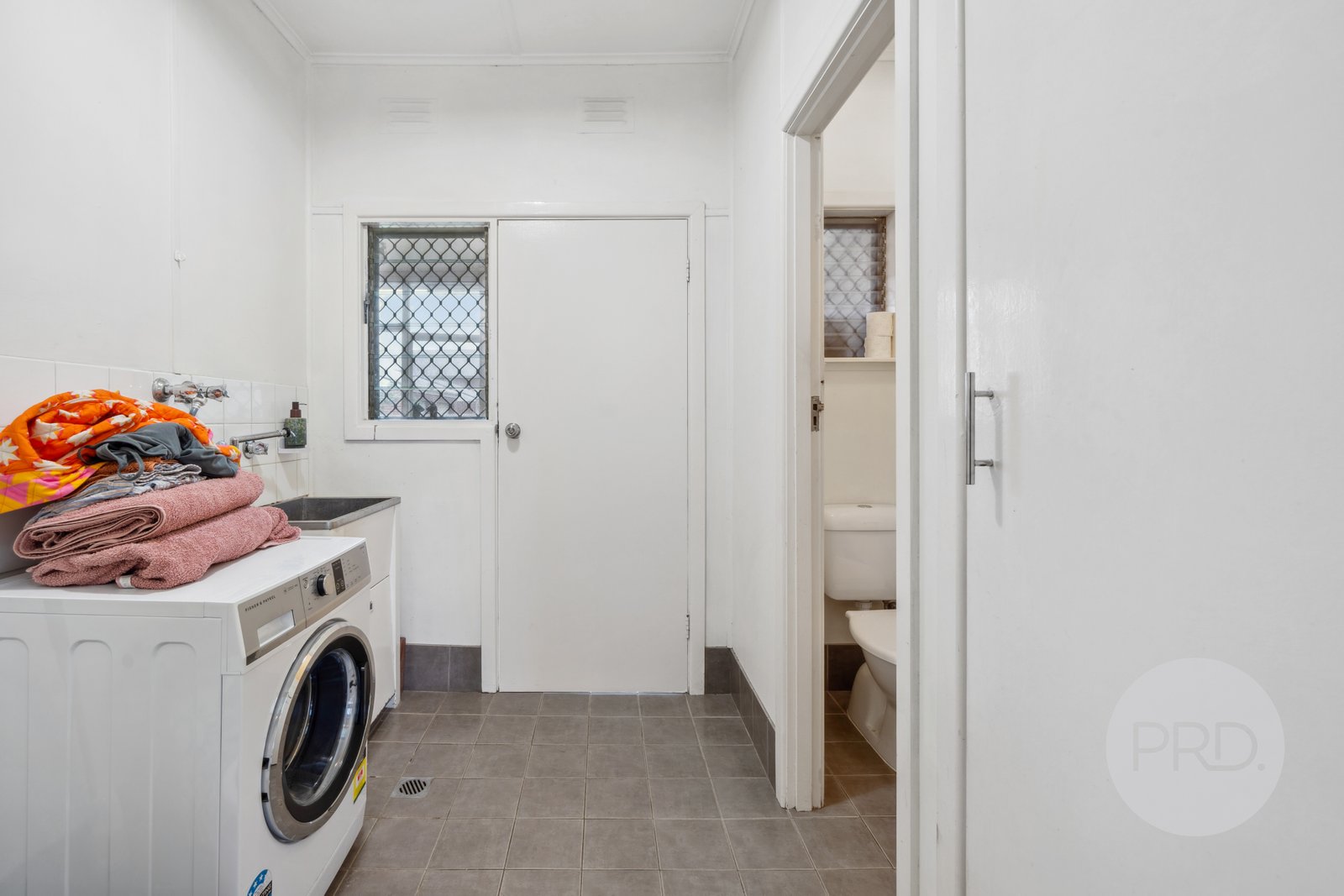 33 Higgins Avenue WAGGA WAGGA 12