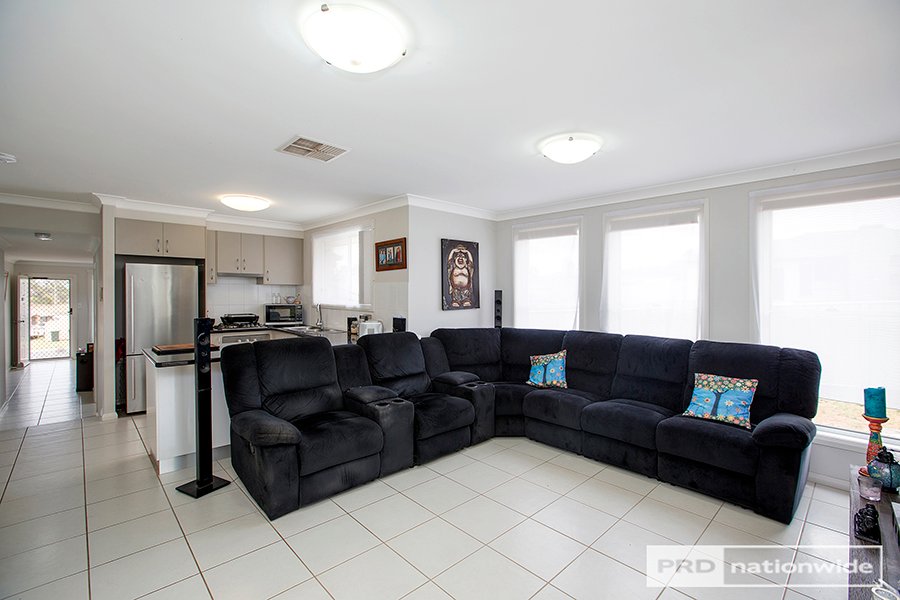33 Higgins Lane TAMWORTH 4