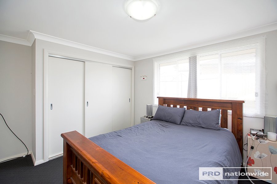 33 Higgins Lane TAMWORTH 7