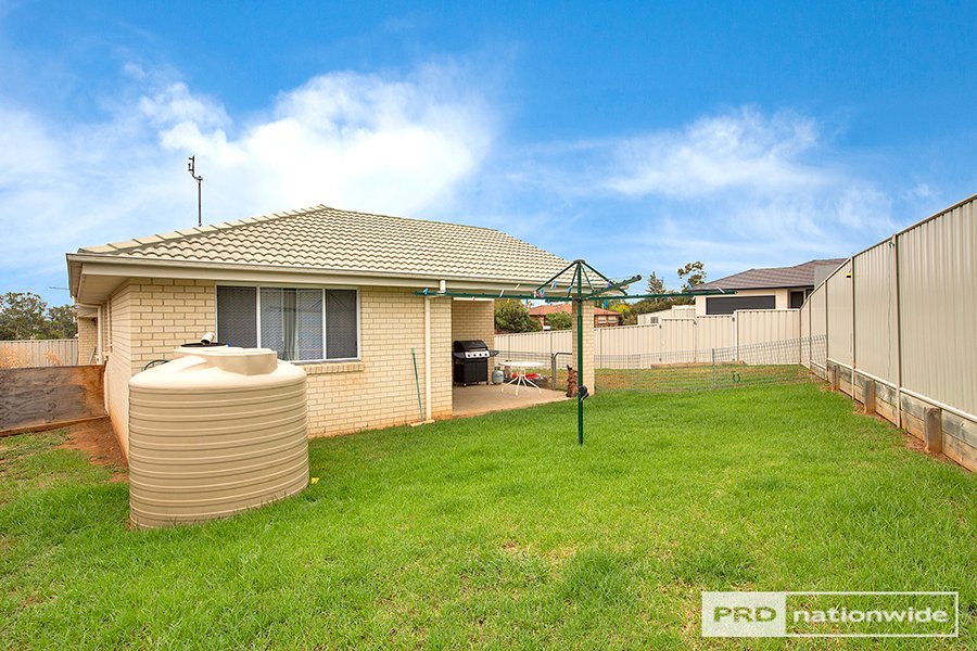 33 Higgins Lane TAMWORTH 10