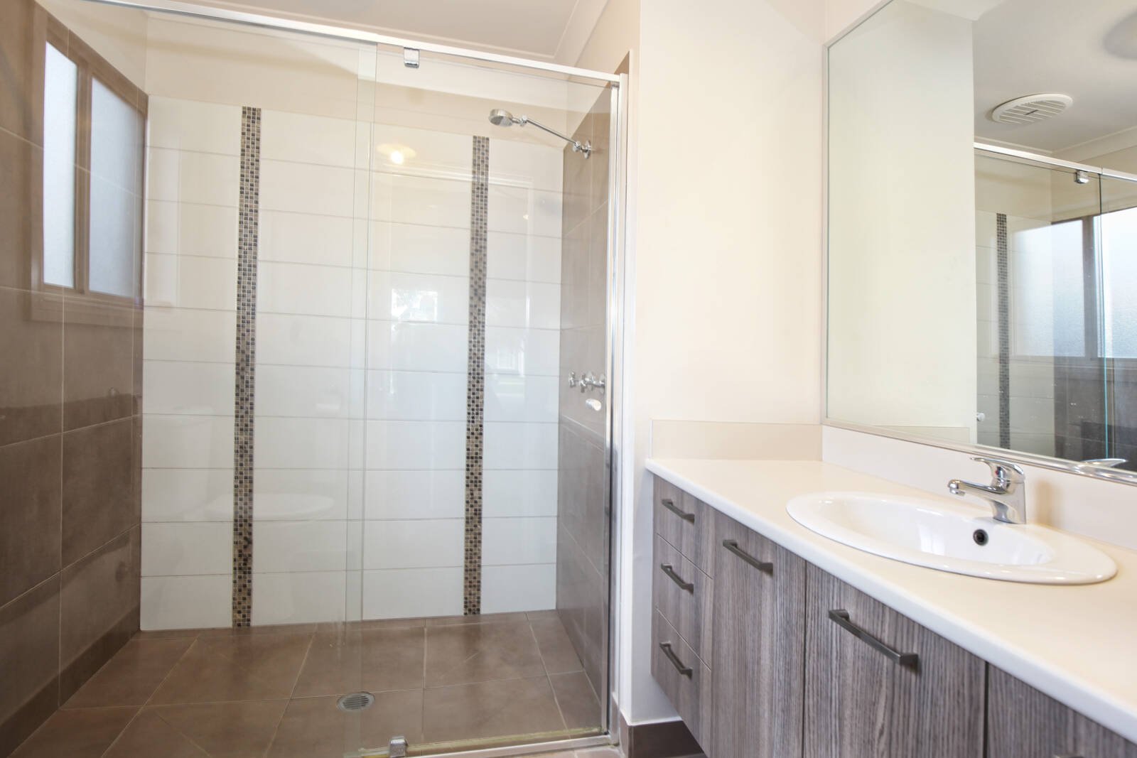 Real Estate and Property in 33 James Patrick Way, Lancefield, VIC