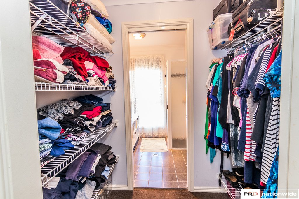 33 Janelle Street TAMWORTH 7