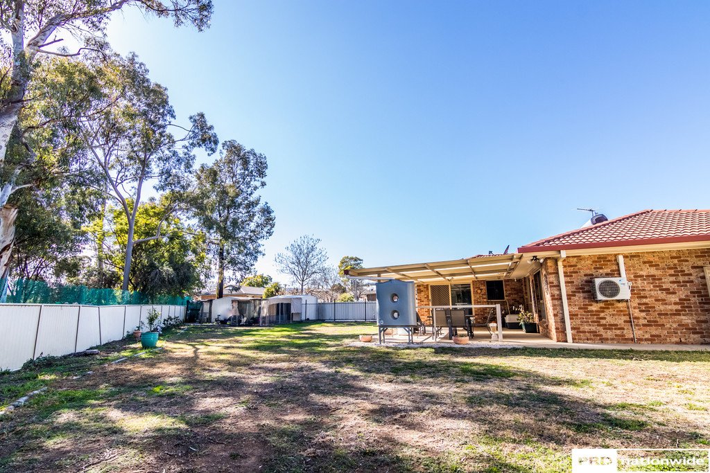 33 Janelle Street TAMWORTH 20