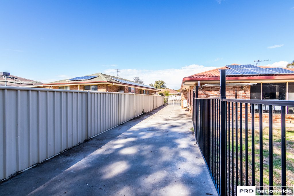 33 Janelle Street TAMWORTH 21