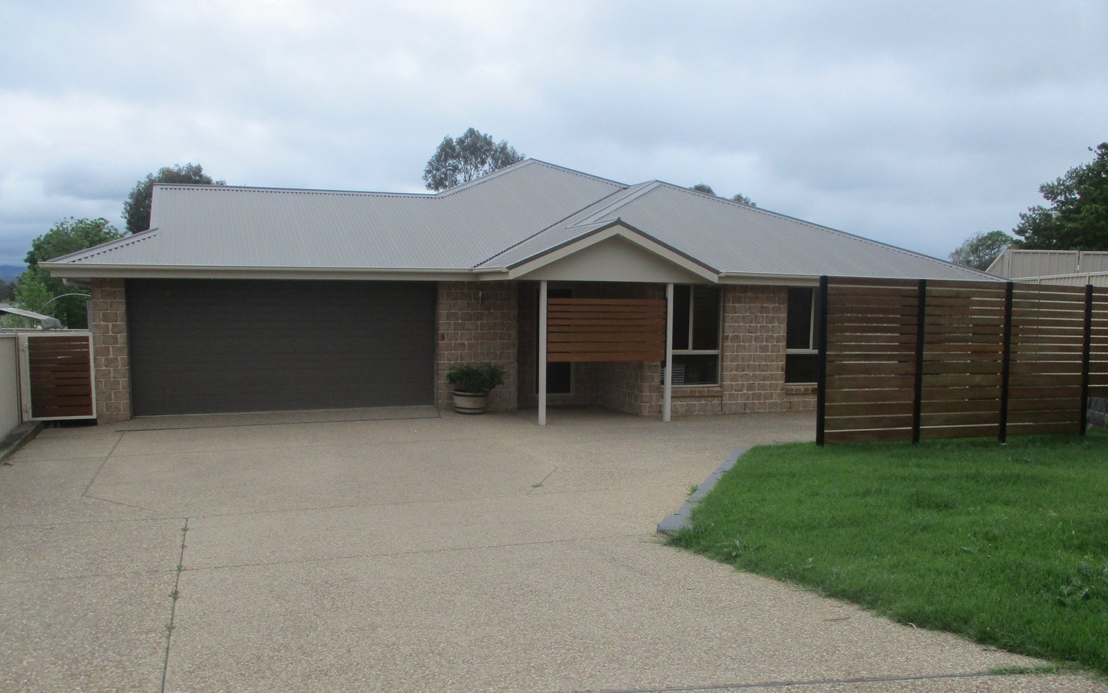 33 Jeffery Circuit TUMUT 1