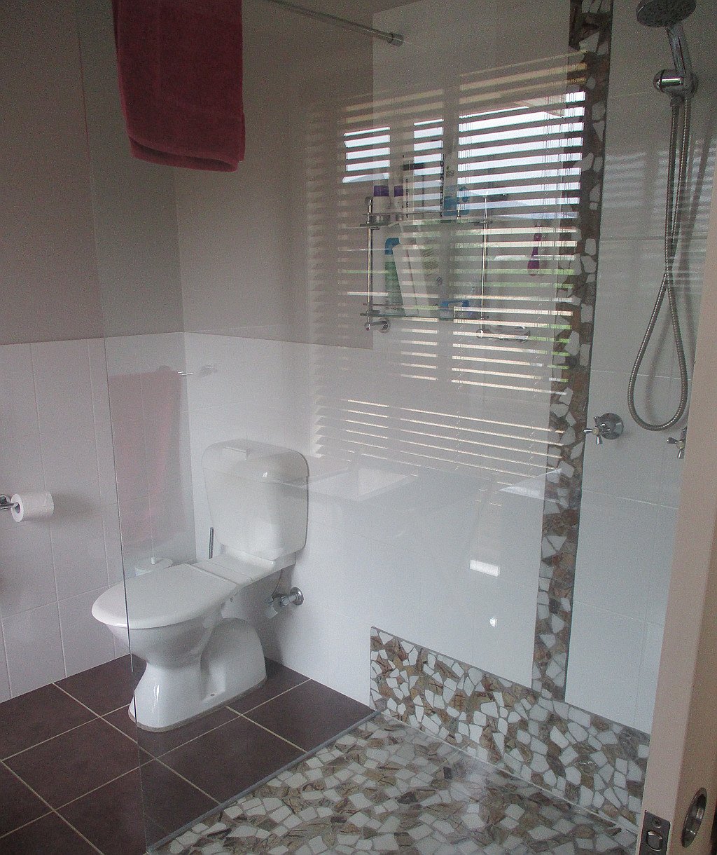 33 Jeffery Circuit TUMUT 8