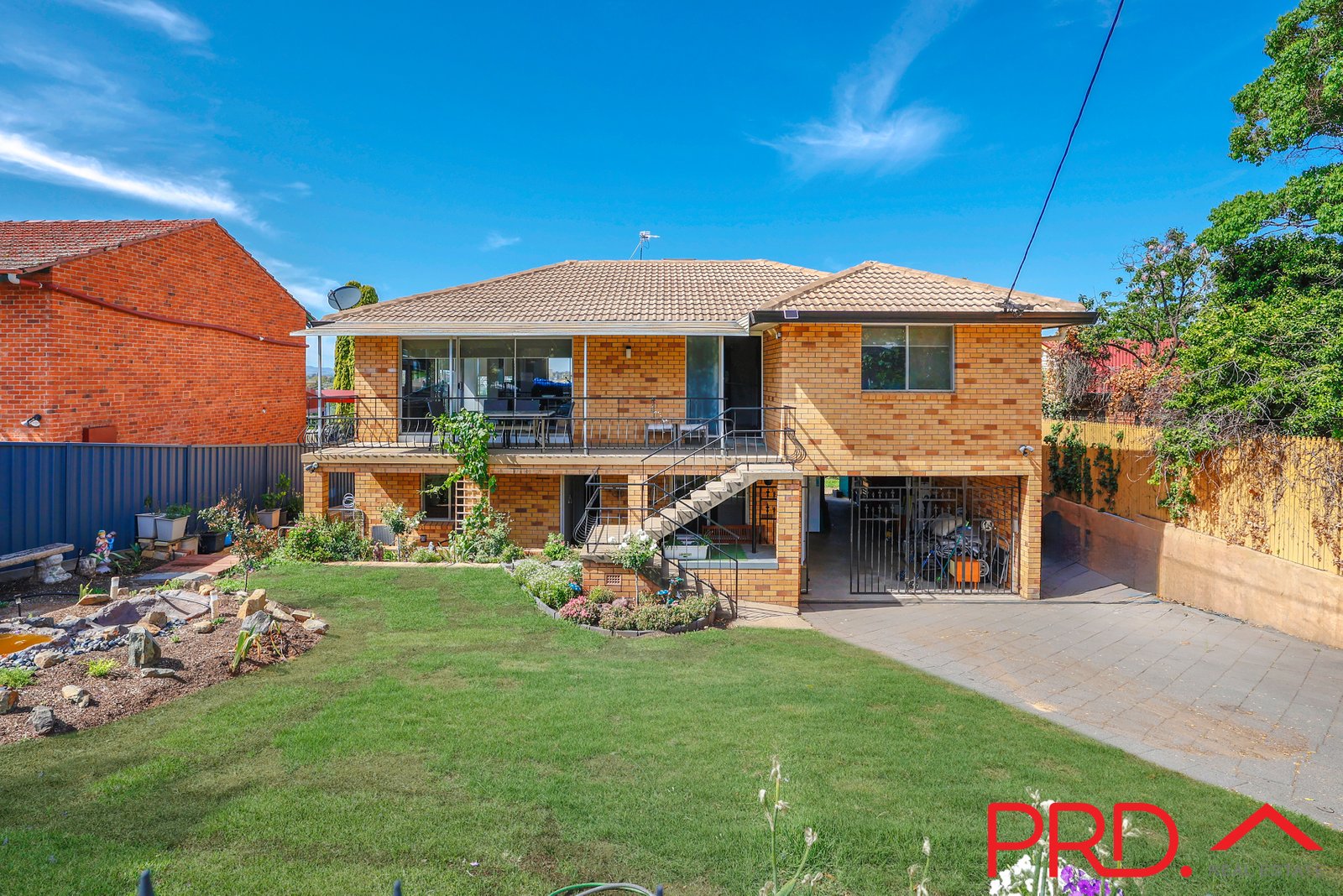 33 Johnston Street TAMWORTH 2