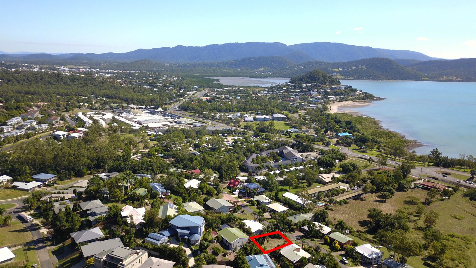 33 Jones Road CANNONVALE 4