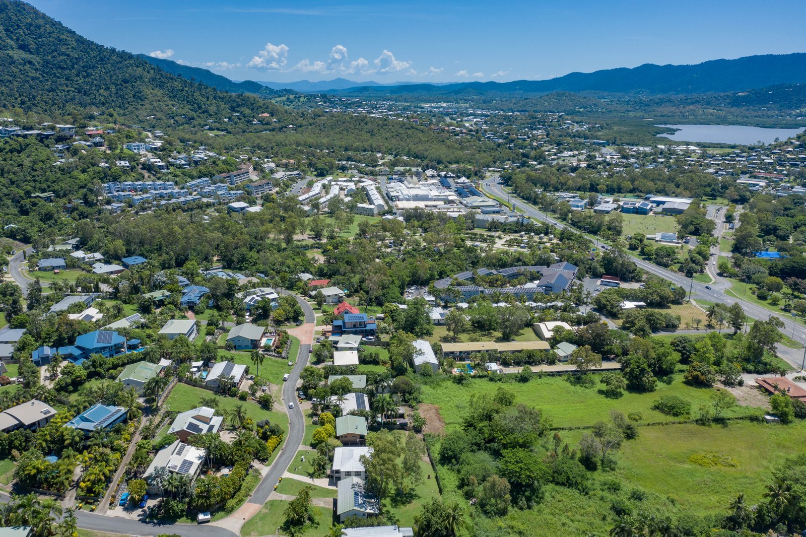 33 Jones Road CANNONVALE 7