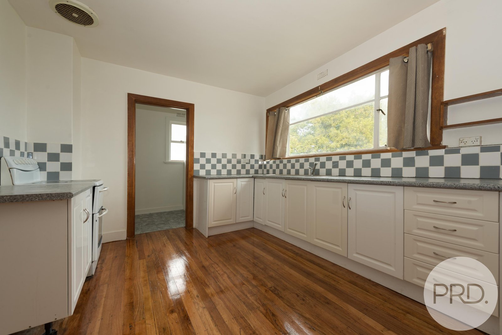 33 Jubilee Avenue BRIGHTON 6