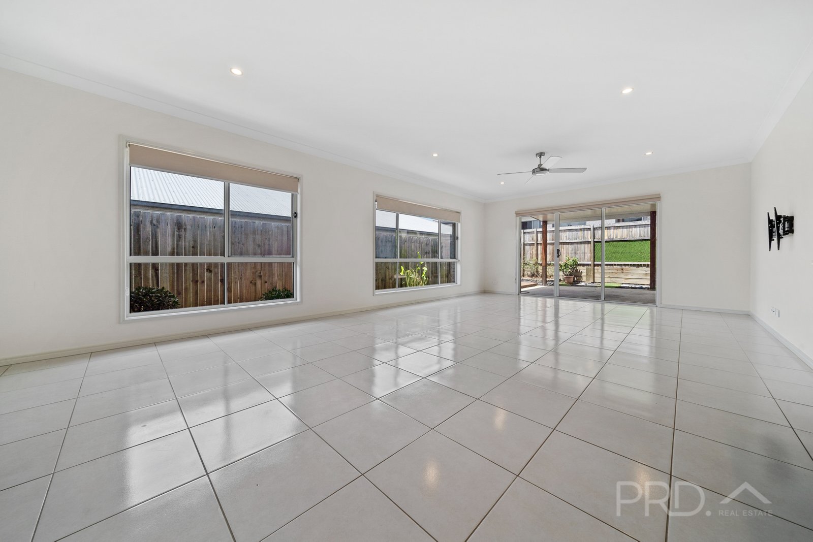 33 Killara Boulevard LOGAN RESERVE 2