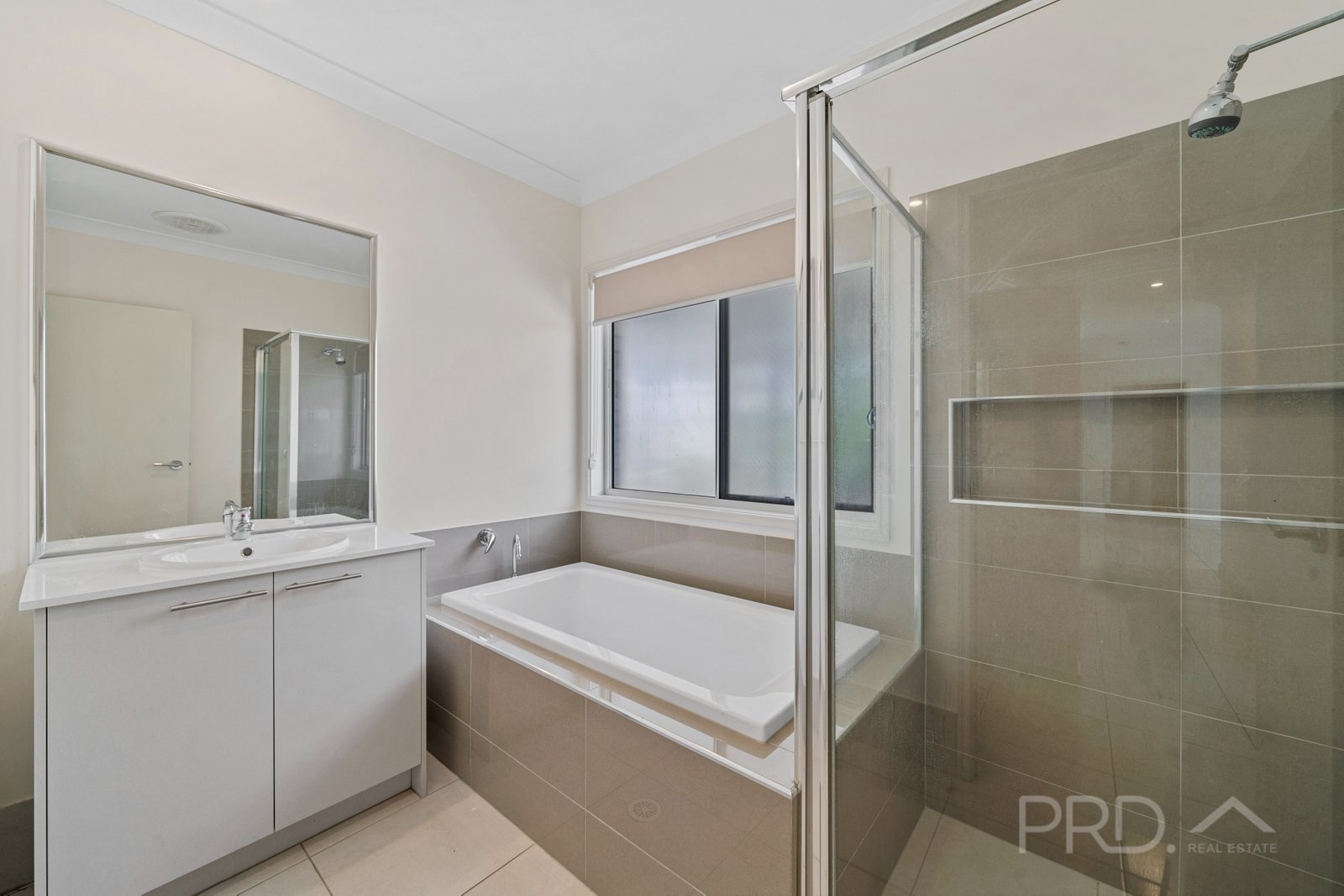 33 Killara Boulevard LOGAN RESERVE 7
