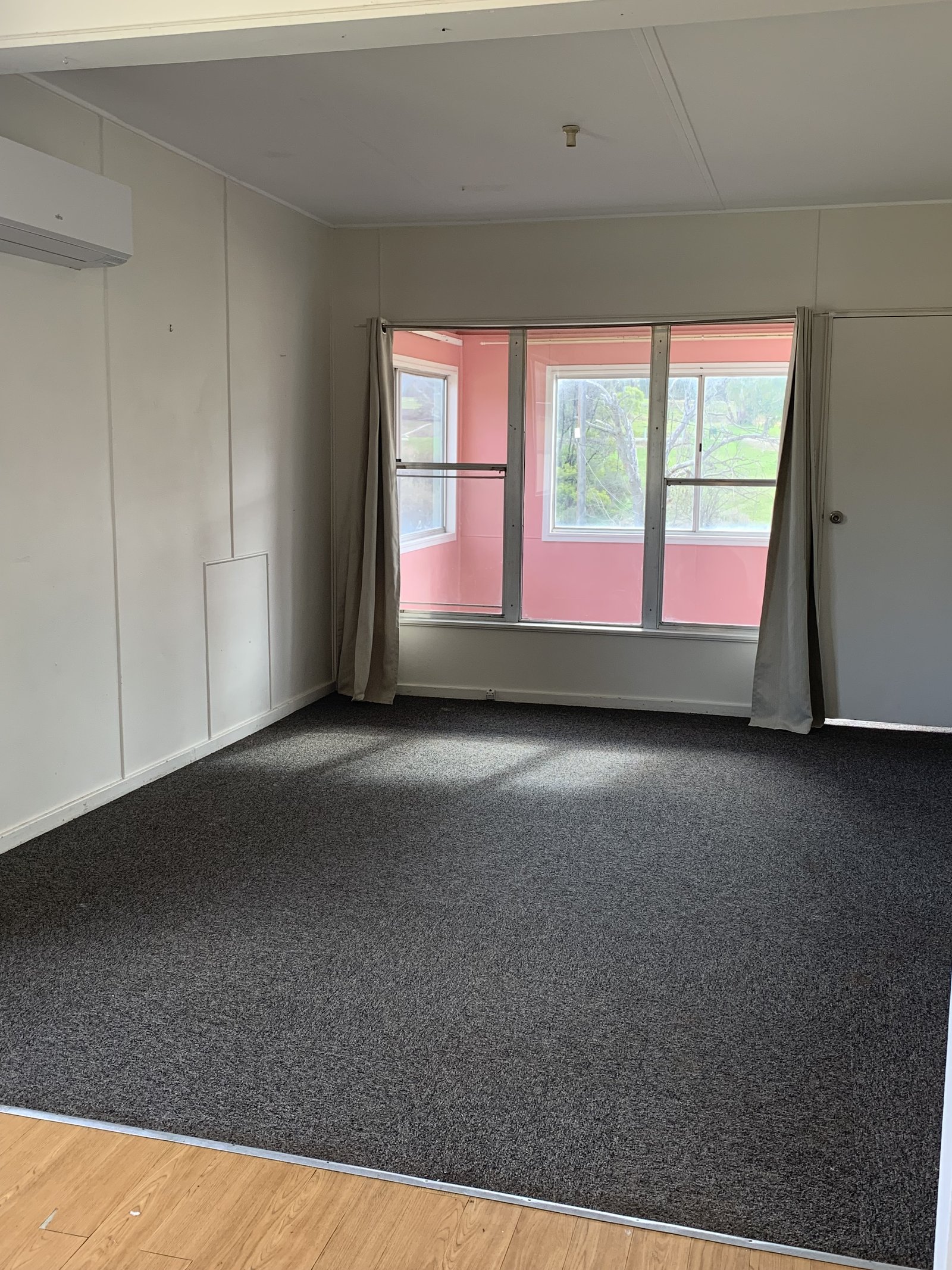 33 Kinred Street TUMUT 6