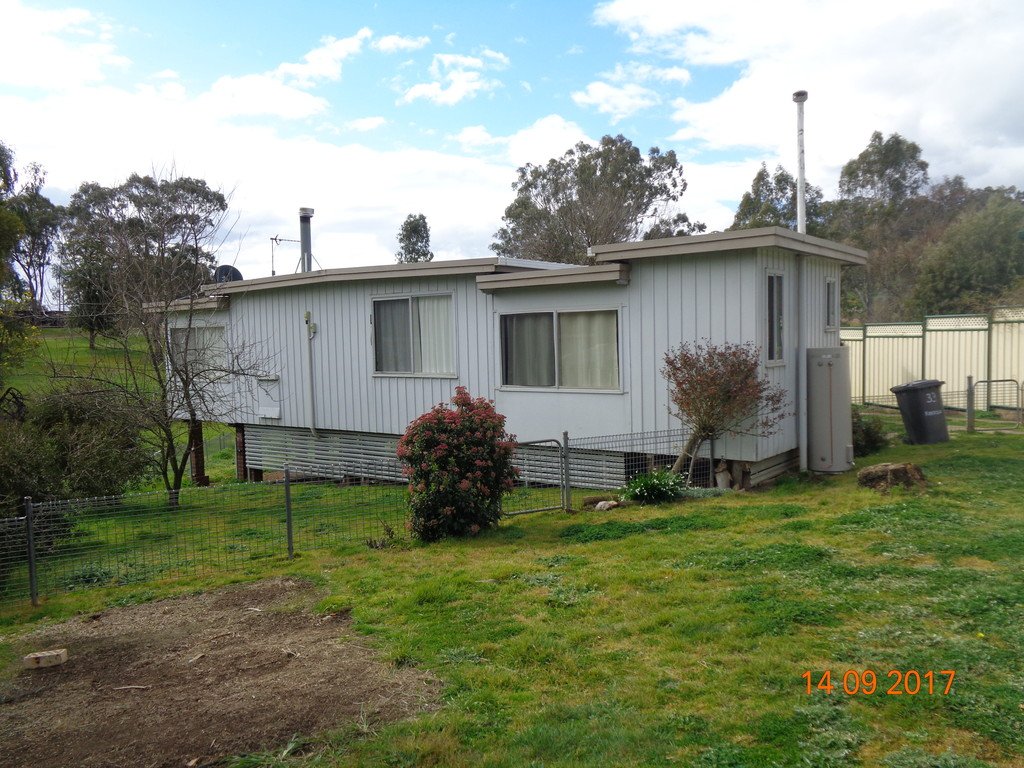 33 Kinred Street TUMUT 1