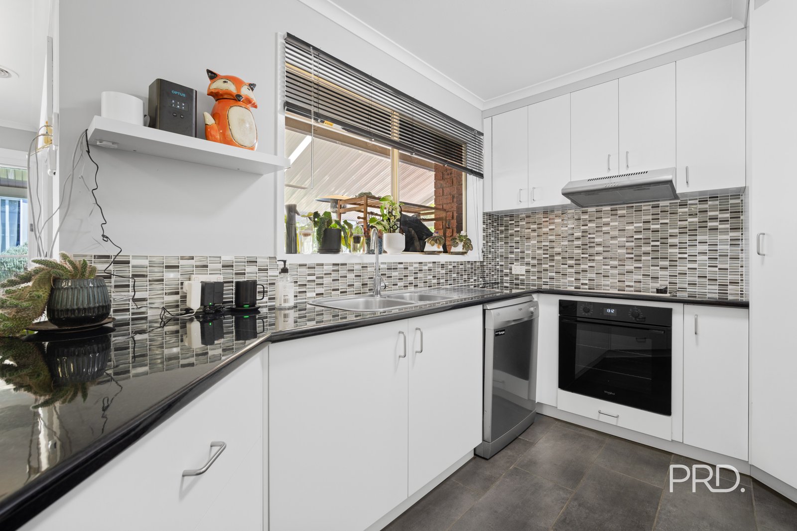 33 Kirrang Avenue GLENFIELD PARK 7