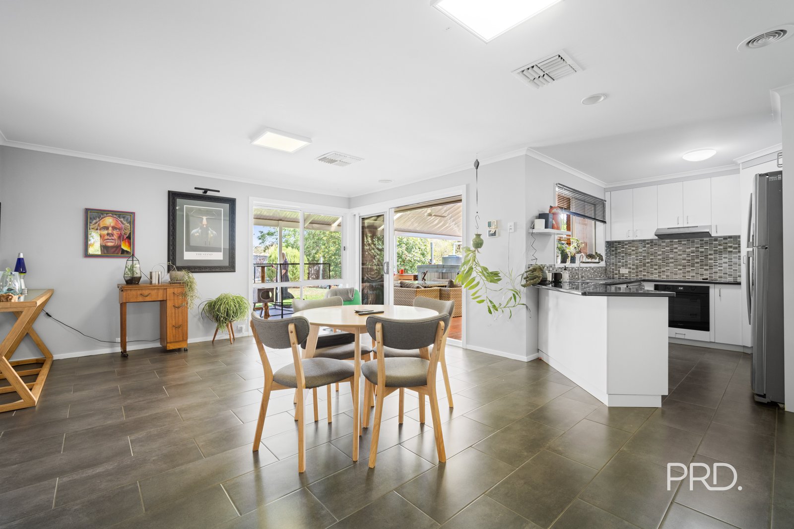33 Kirrang Avenue GLENFIELD PARK 9