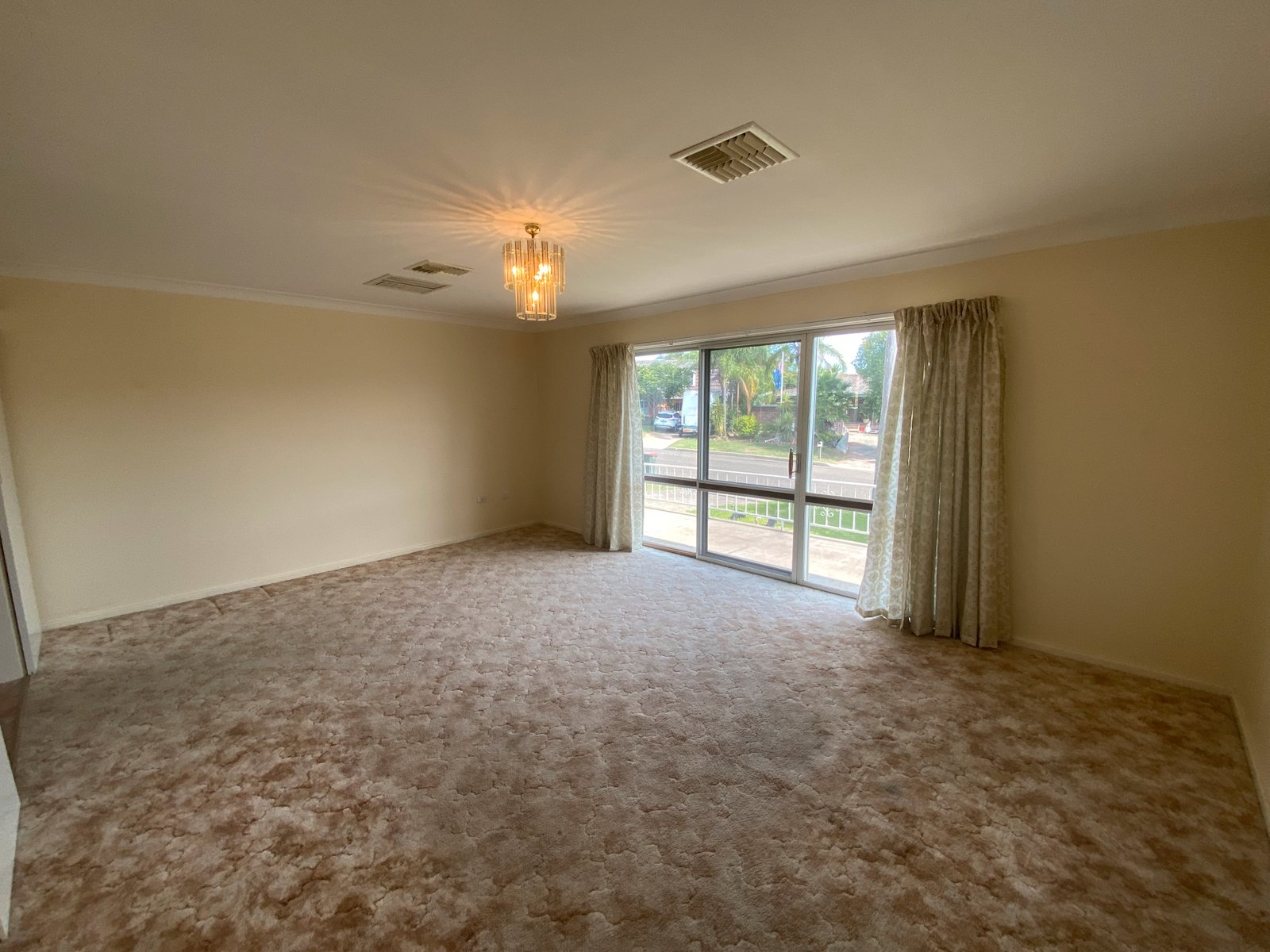 33 Kyooma Street TAMWORTH 4