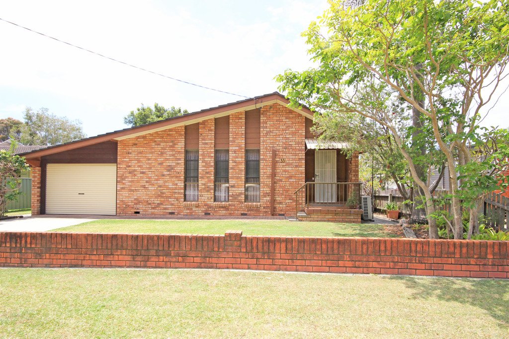 33 Lake Street LAURIETON 1