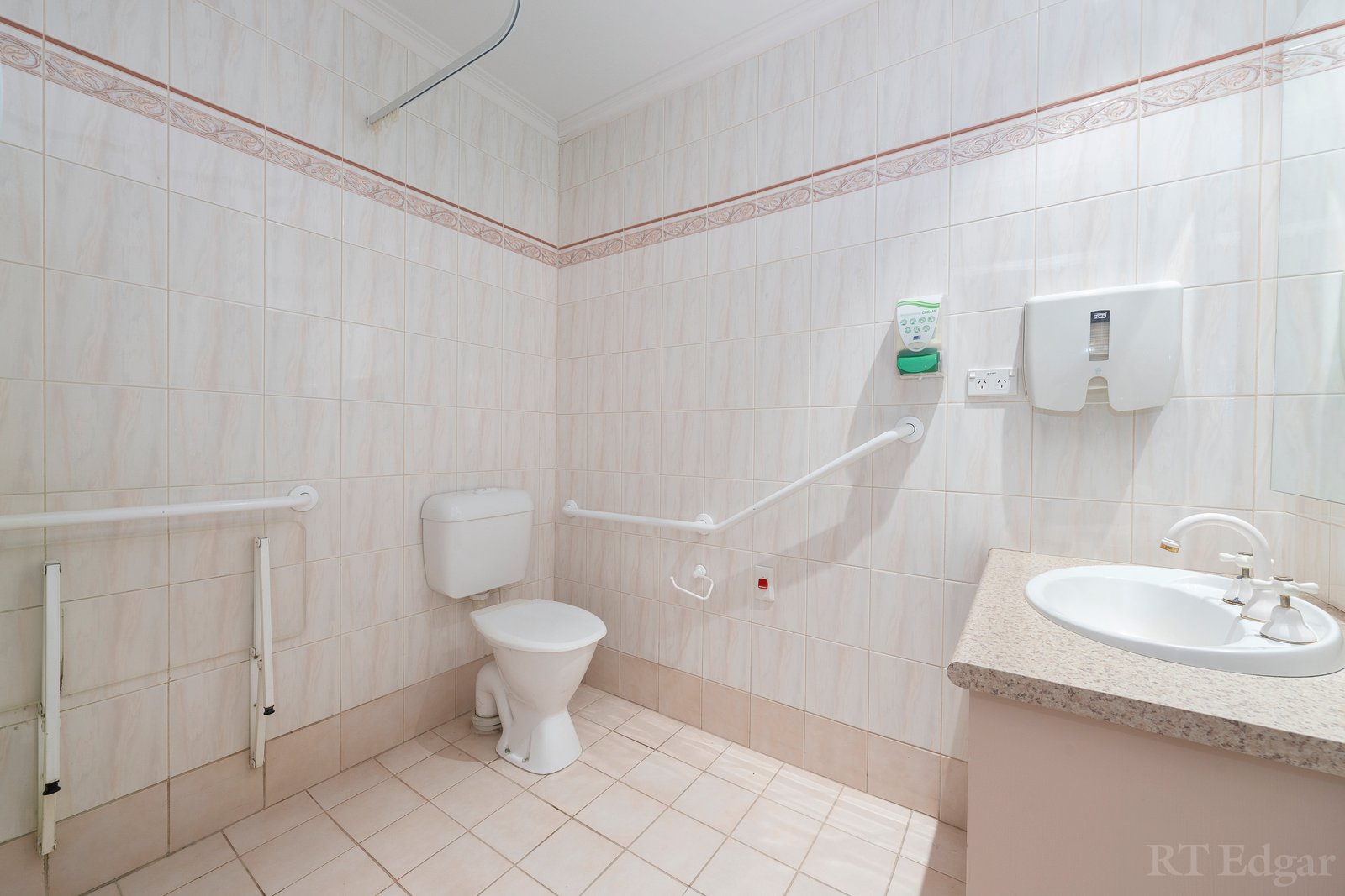 Real Estate and Property in 33 Lansell Road, Toorak, VIC