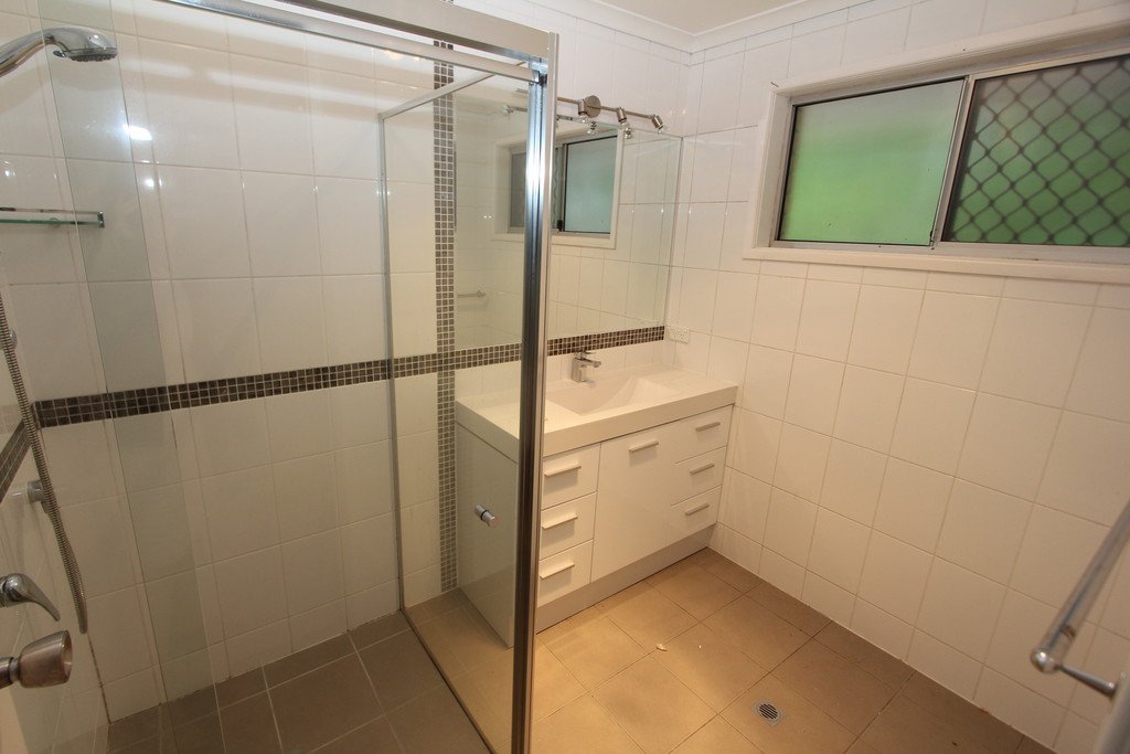 33 Lowanna Drive ASHMORE 8