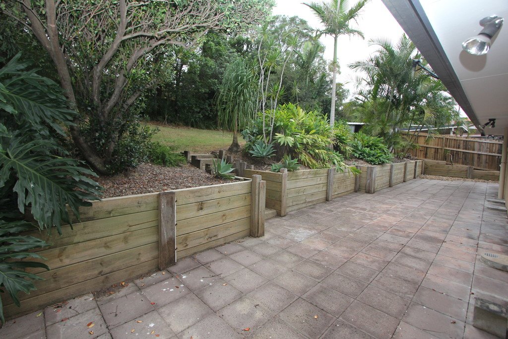 33 Lowanna Drive ASHMORE 9