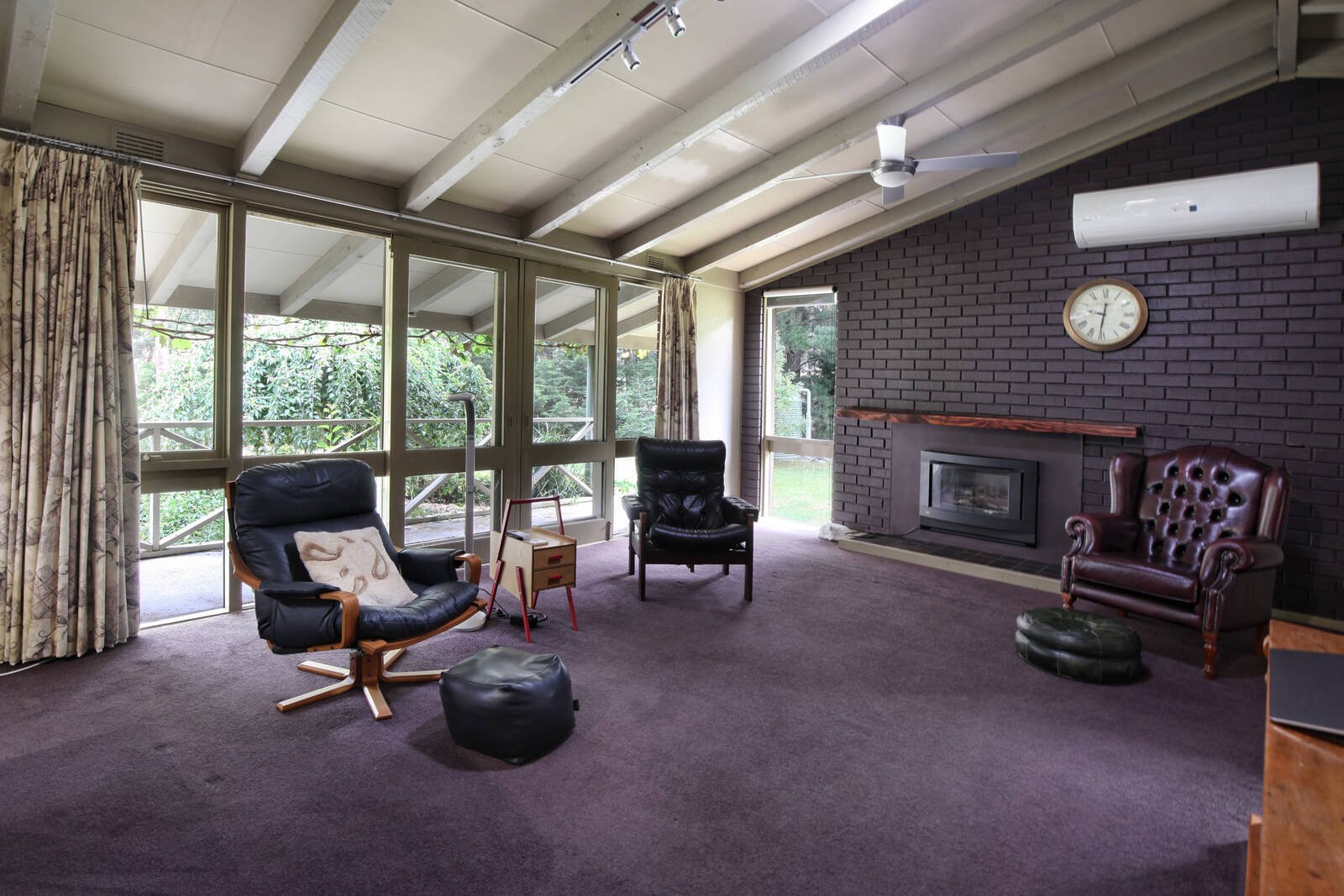 Real Estate and Property in 33 Lowry Drive, Woodend, VIC