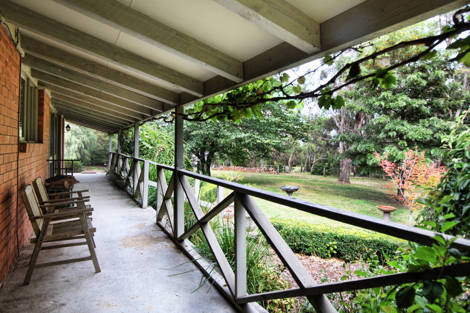 Real Estate and Property in 33 Lowry Drive, Woodend, VIC