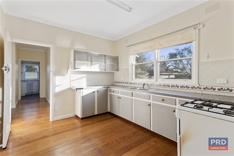 33 Mafeking Street South KENNINGTON 3