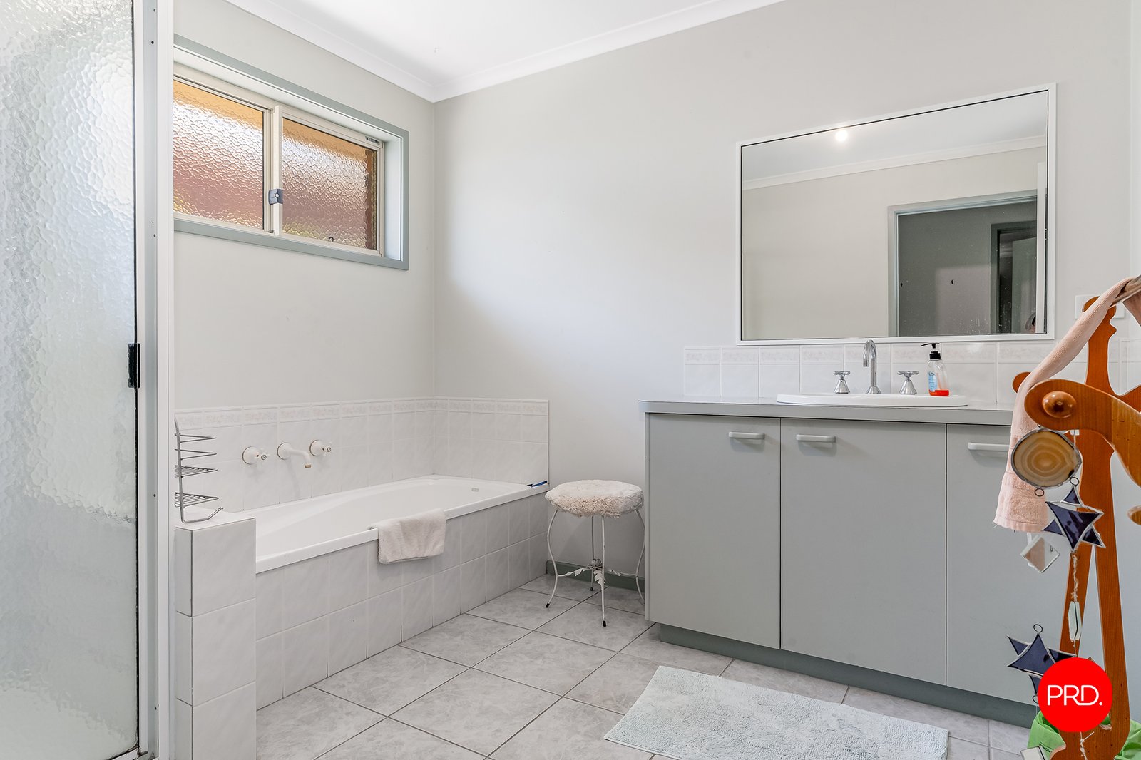 33 Magazine Boulevard GOLDEN SQUARE 3