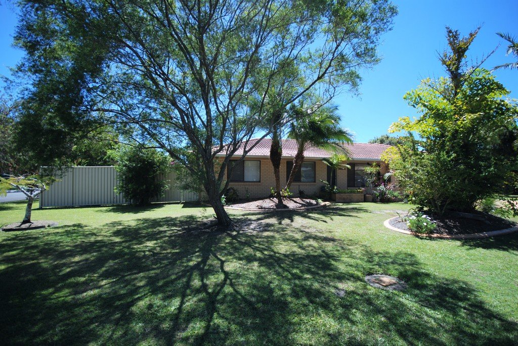 33 Mainsail Street CURRUMBIN WATERS 1