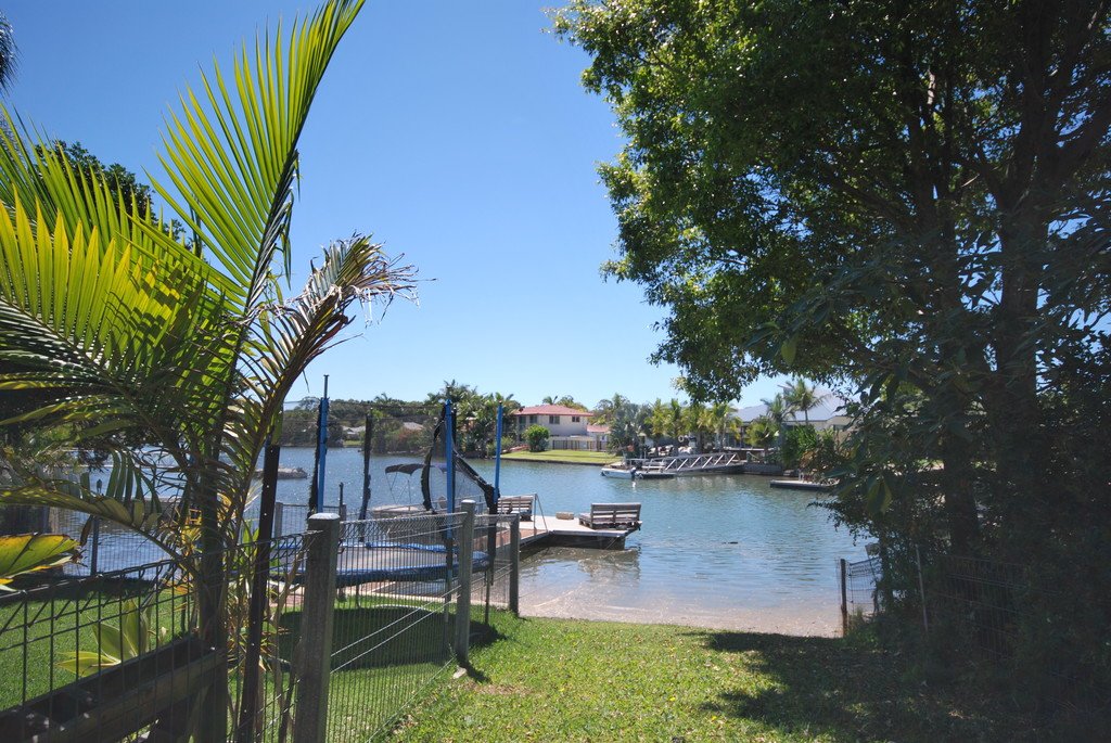33 Mainsail Street CURRUMBIN WATERS 16