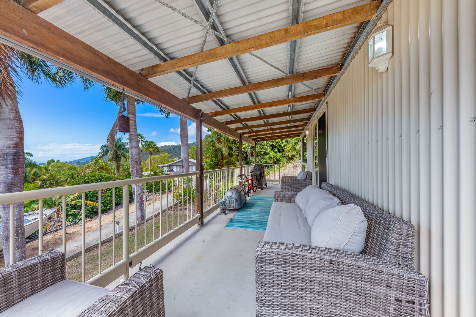 33 Manooka Drive CANNONVALE 5