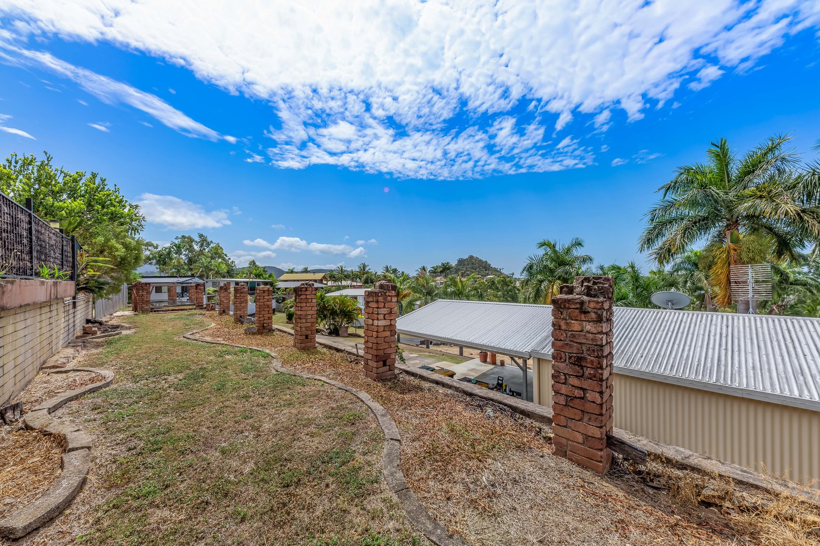 33 Manooka Drive CANNONVALE 9