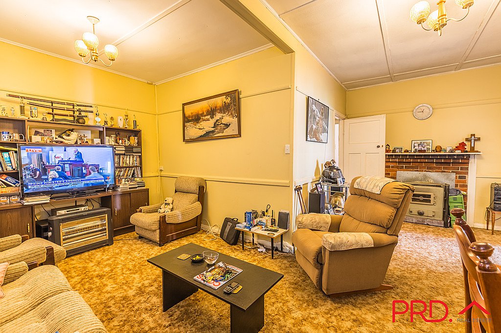 33 Margaret Street TAMWORTH 4